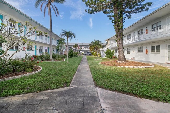 Foto del edificio - 5855 18th St N