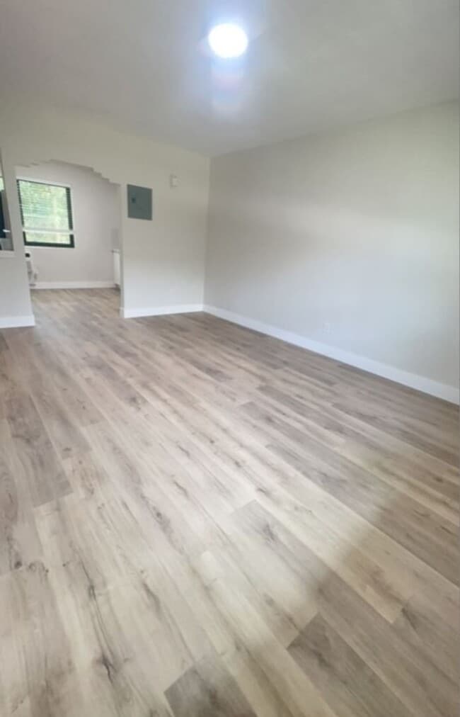 Foto del interior - 600 SW 9th Ave