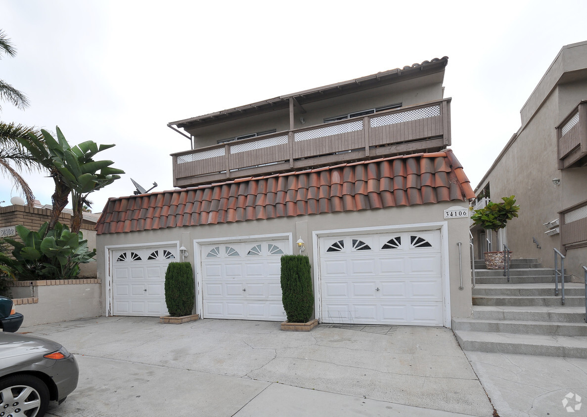 Building Photo - 34106-34112 Amber Lantern St