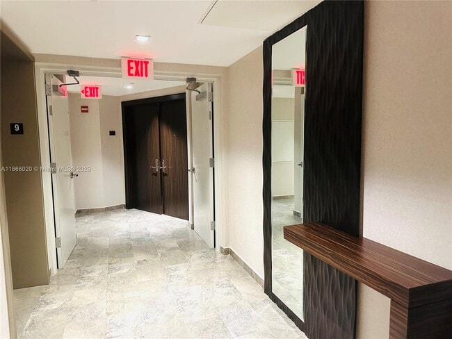 Foto del edificio - 17201 Collins Ave
