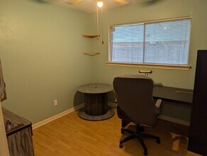 Building Photo - 9830 Thistle Trail Dr