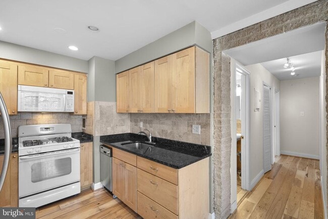 Building Photo - 7753 Patriot Dr