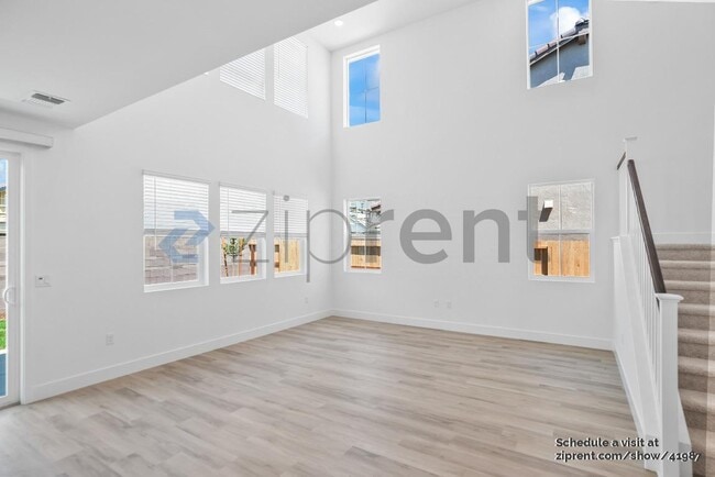 Building Photo - 379 Monastery Dr