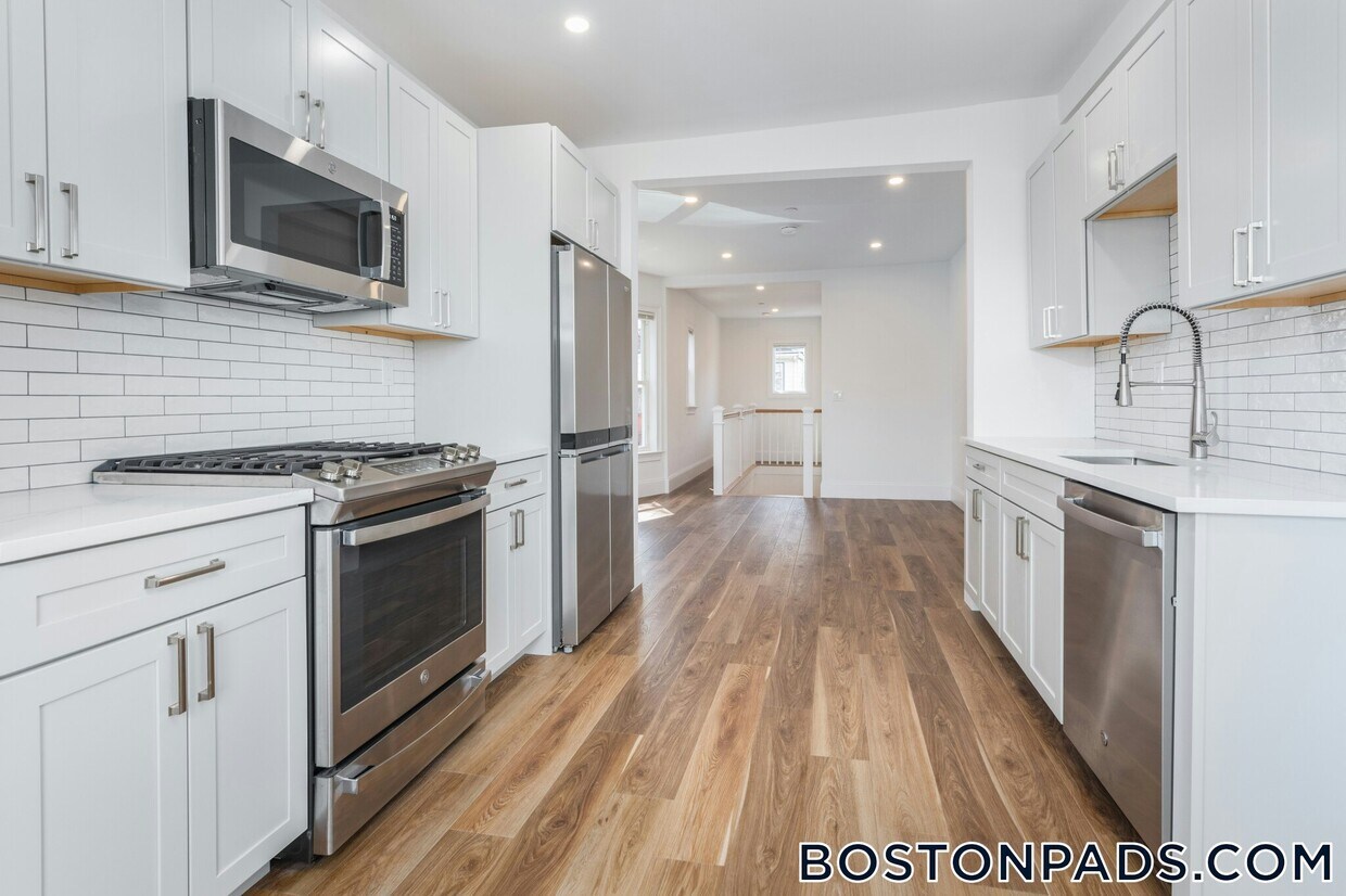 Foto principal - 143 E Cottage St