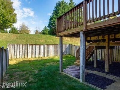 Building Photo - 3 br, 2.5 bath Townhome - 625 Kirkcaldy Way