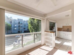 Building Photo - 122 Croft Ave