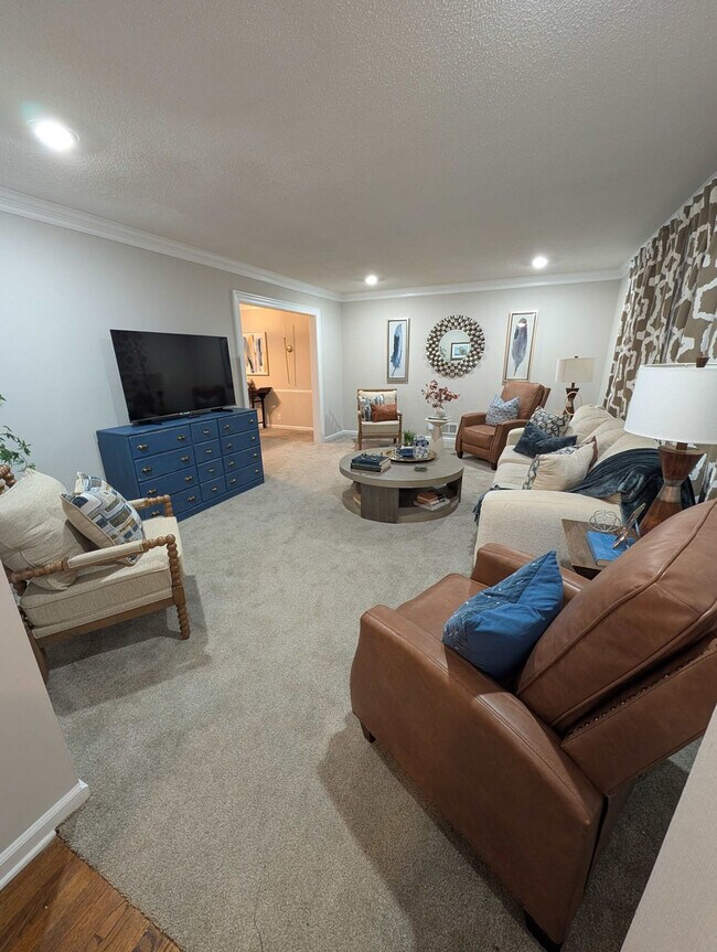 Building Photo - 986 Campbellton Dr
