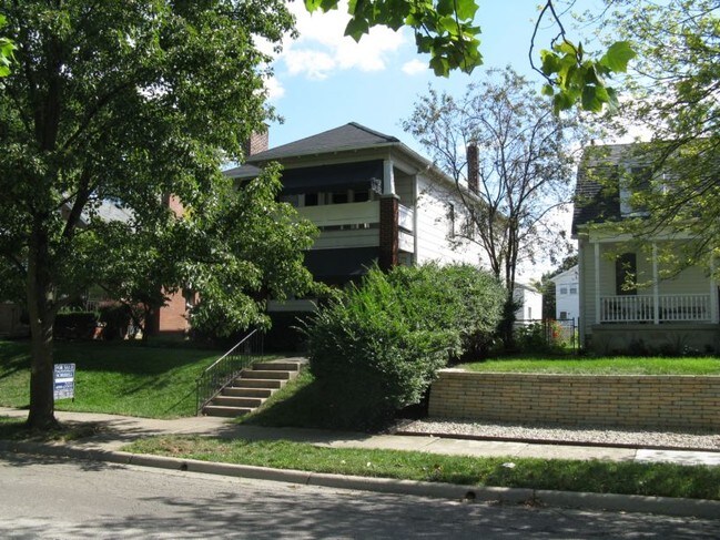 Building Photo - 930 Oxley Rd