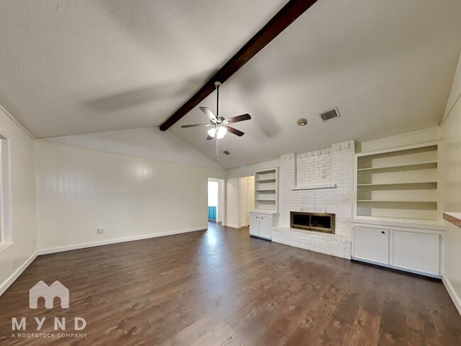 Building Photo - 2705 Laurel Creek Way