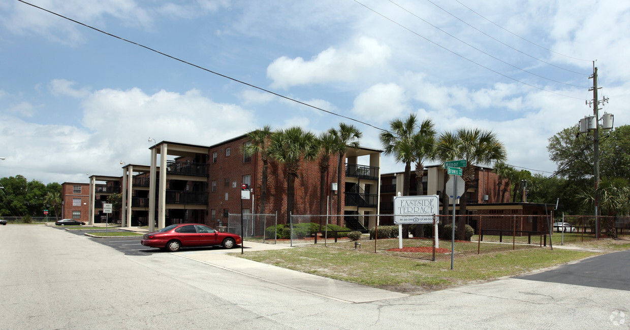 Eastside Terrace Apartments in Jacksonville, FL