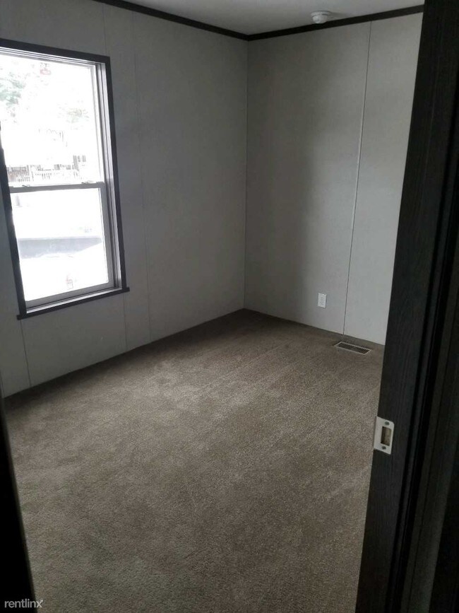 Building Photo - 3 br, 2 bath Mobile Home - 150 Pinewood Est