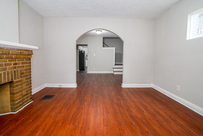 LivingRoom - 1157 Linwood Ave