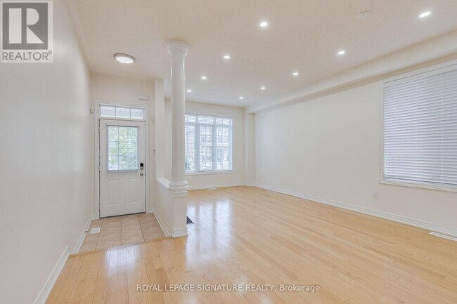 Building Photo - 39 Hermitage Blvd