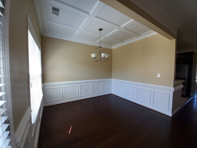 Building Photo - 1306 Braybrooke Pl