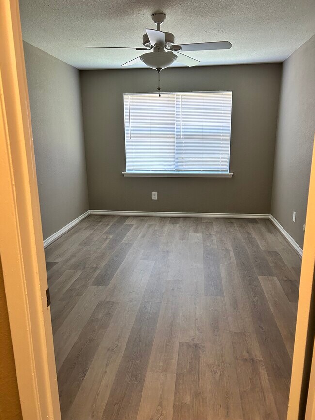 Foto del edificio - 1326 Damon St