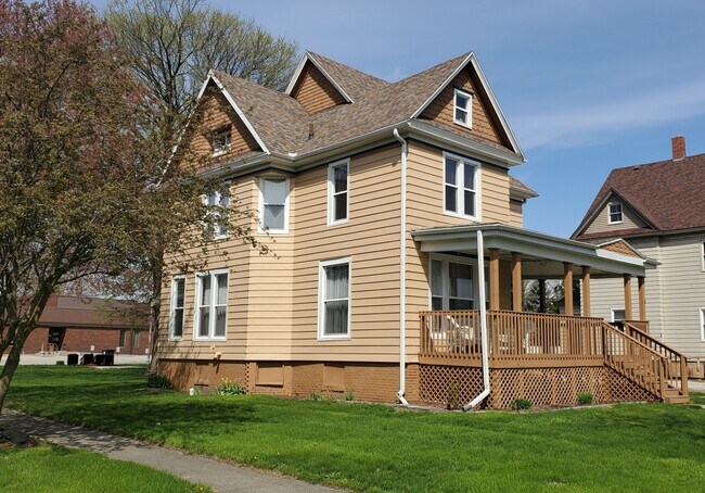 Building Photo - 342 S Garrard St