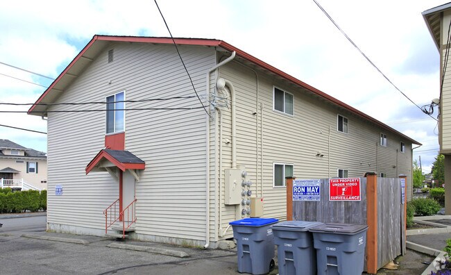 Foto del edificio - 2702 Everett Ave
