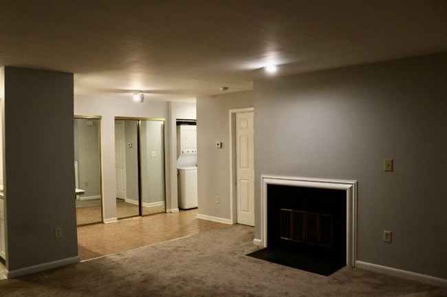 Building Photo - 9938 Hellingly Pl