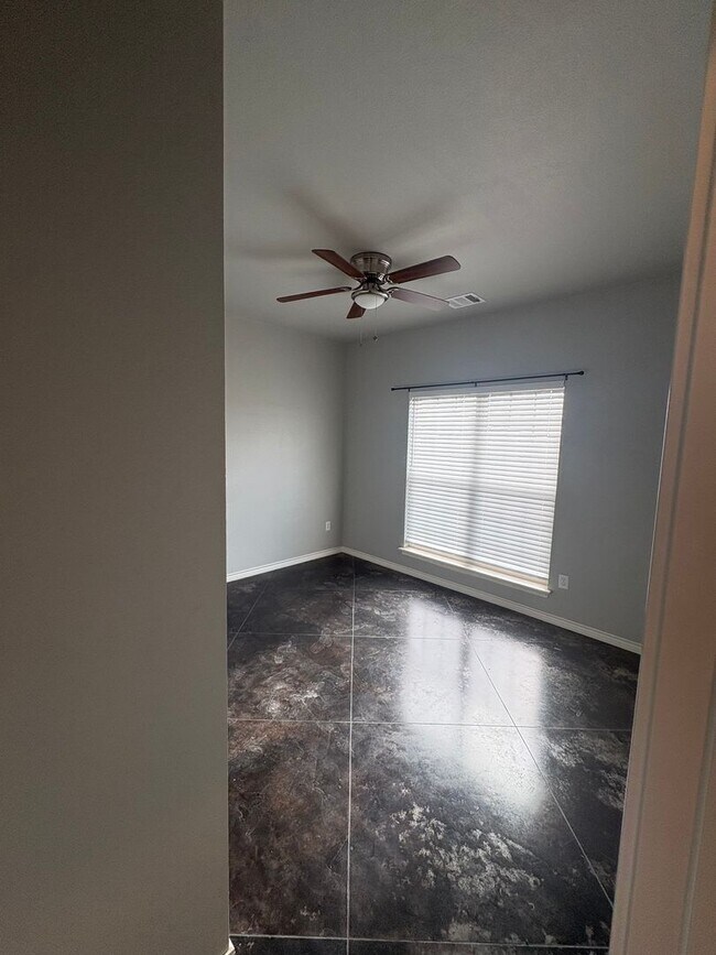 Foto del edificio - Single Family - Beautiful 4/2 house