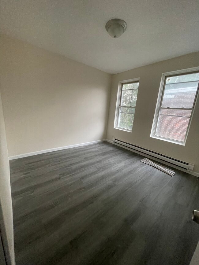 Building Photo - 5021 Aspen St