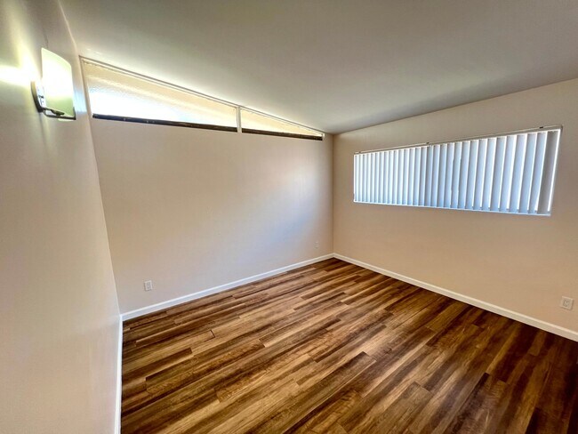 Foto del edificio - 3704 Midvale Ave