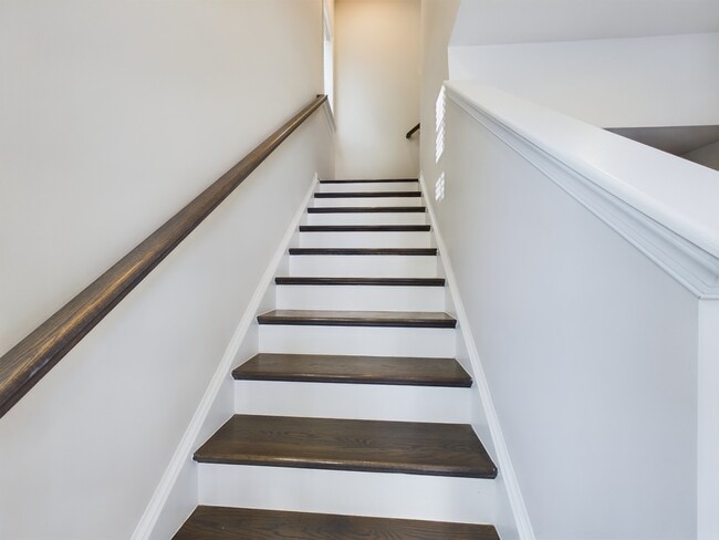 Building Photo - 25 Chester Ct