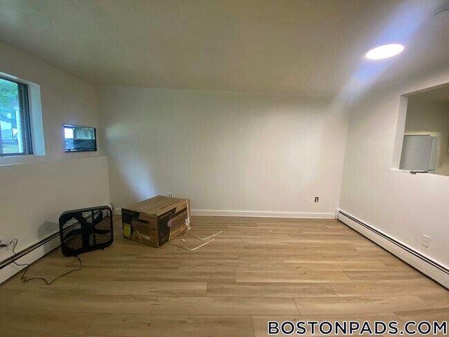 Foto del edificio - 707 Bedford St