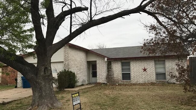 Building Photo - 5208 Slay Dr