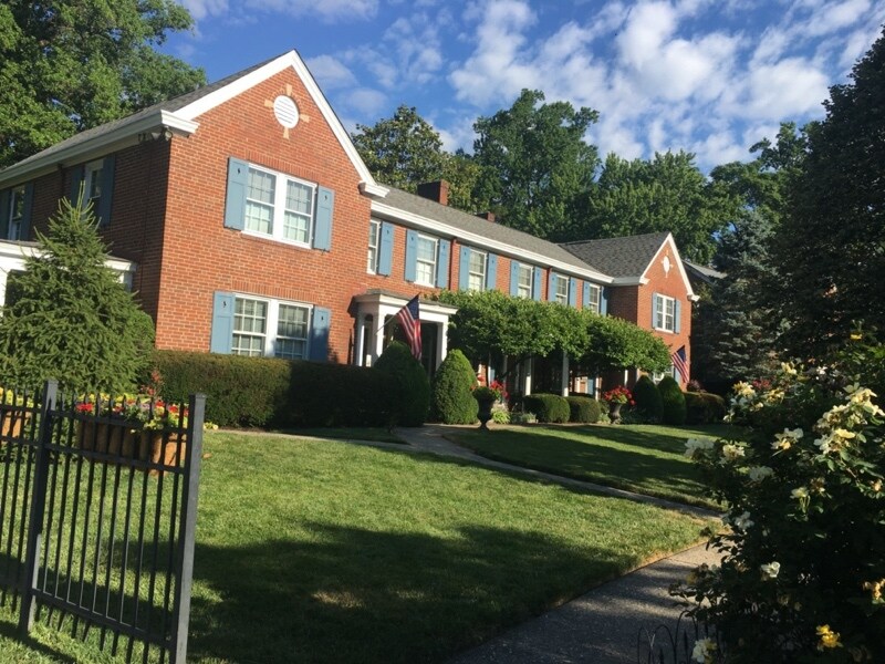 Foto principal - 3869 Beech St