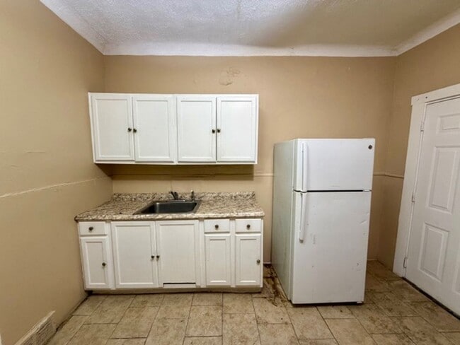 Building Photo - 4107 N Campbell St