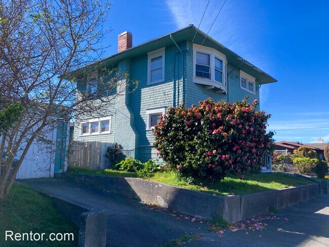 Foto del edificio - 4 br, 2 bath House - 1004 K St.