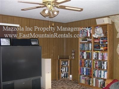 Foto del edificio - 3 Bedroom, 2 Bathroom Home in Carnuel, NM.