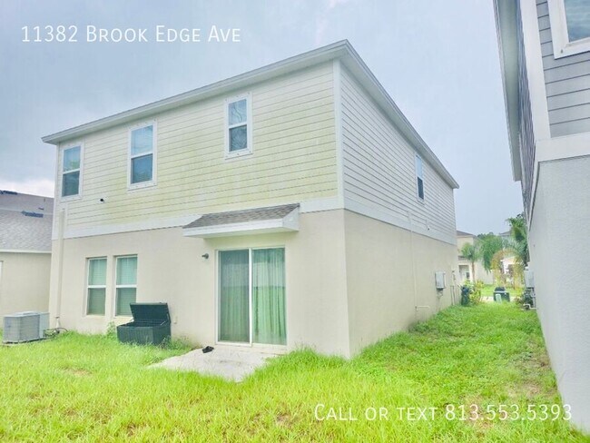 Foto del edificio - 11382 Brook Edge Ave