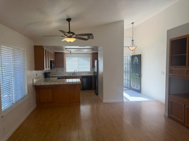 Foto del edificio - Charming Modesto 3 Bedroom 2 Bathroom Home