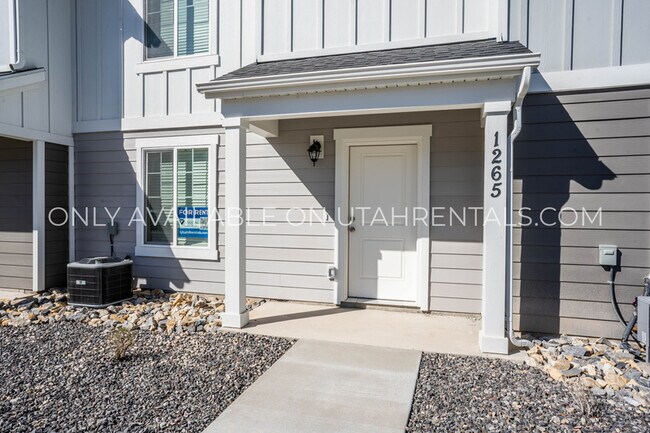 Foto del edificio - 1265 E 1775 N