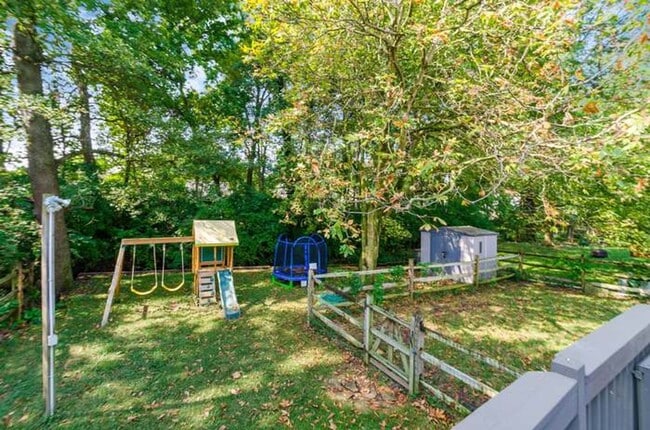 Foto del edificio - 3539 Westbay Dr