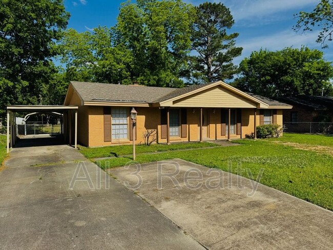 Building Photo - 3253 Windwood Dr