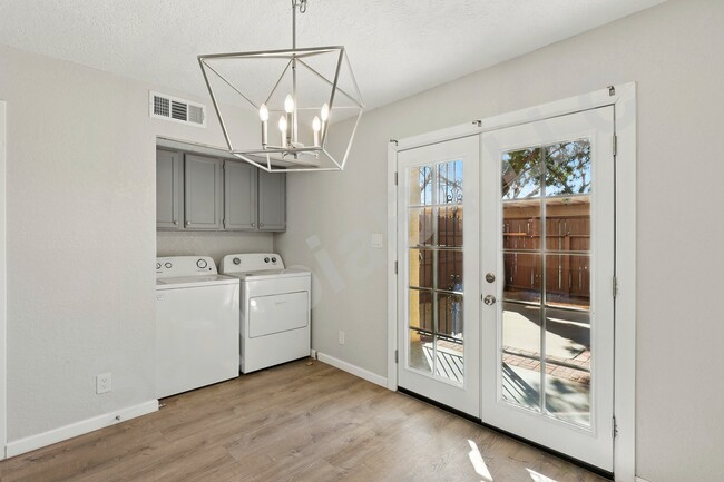 Foto del edificio - 6041 Sequoia Rd NW