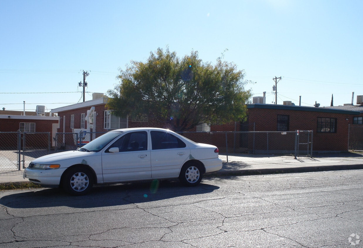 Primary Photo - 3916 Harrison Ave