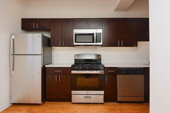 Foto del edificio - 1555 N Mohawk St