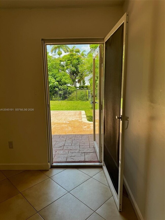 Foto del edificio - 158 SW 96th Ct