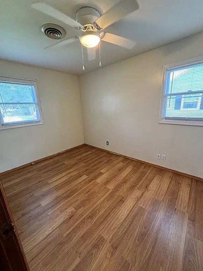 Foto del edificio - 1324 Fairlawn Dr