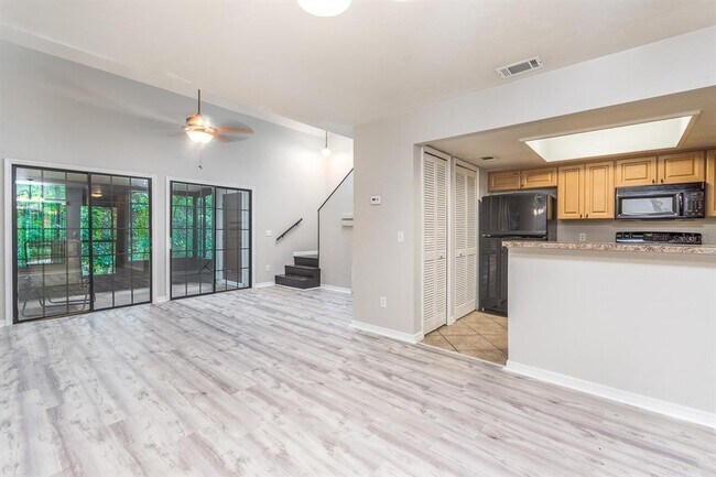 Building Photo - 900 SW 62nd Blvd