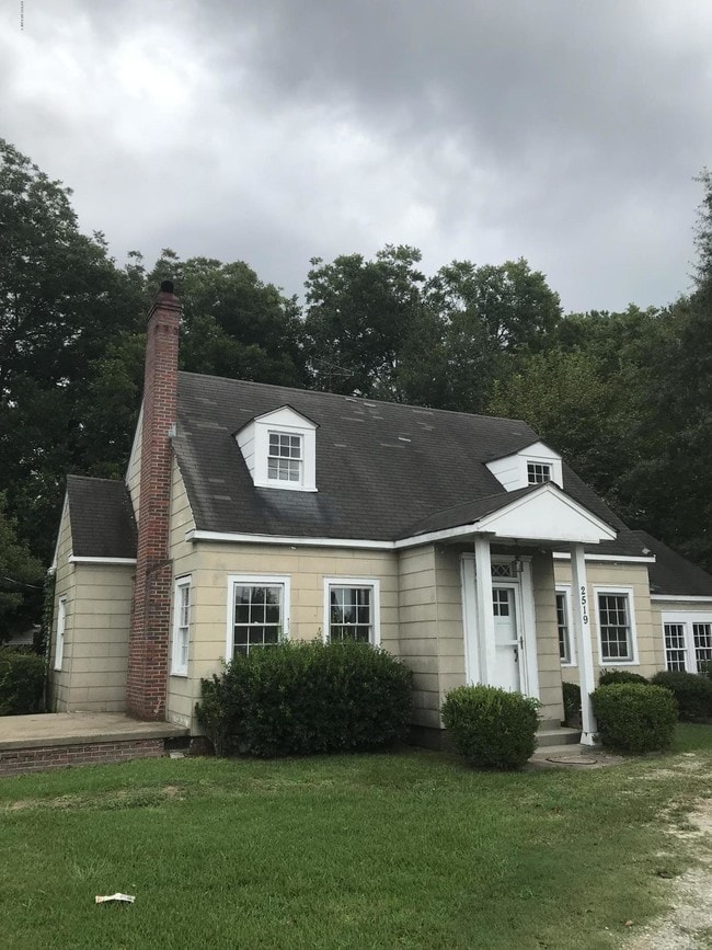 Building Photo - 2519 S Memorial Dr