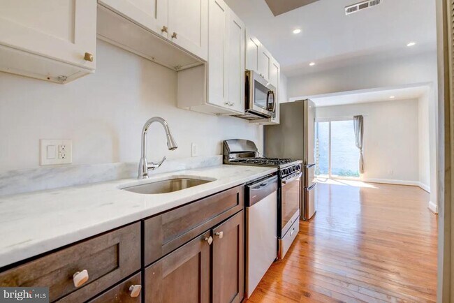 Foto del edificio - 1522 1st St NW