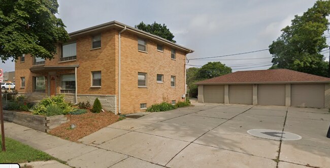 Foto del edificio - 12210 W North Ave