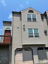 Building Photo - 782 Oronoke Rd