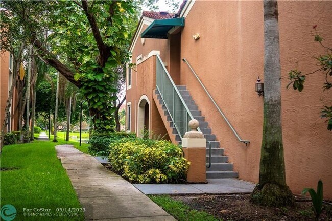 Foto del edificio - 4828 N State Rd 7
