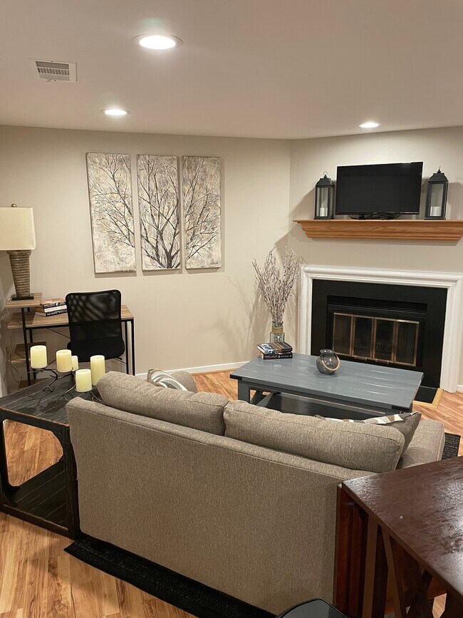 Fully HD TV to stream fav shows - 9851 Hellingly Pl