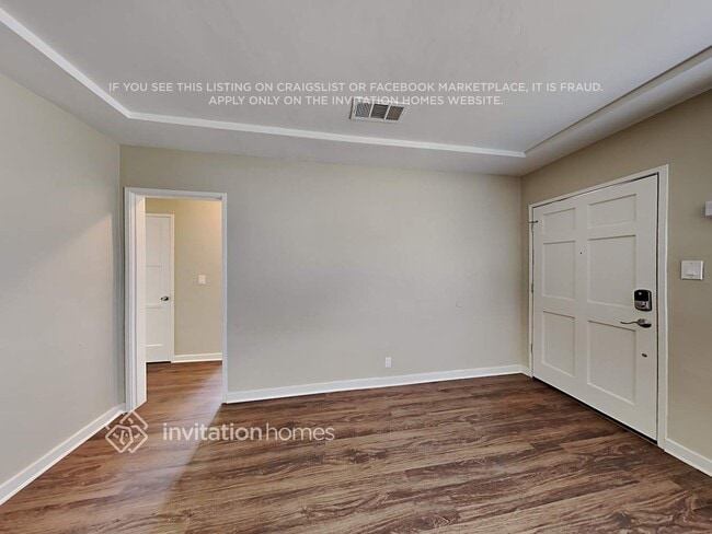 Building Photo - 6556 Beeman Ave